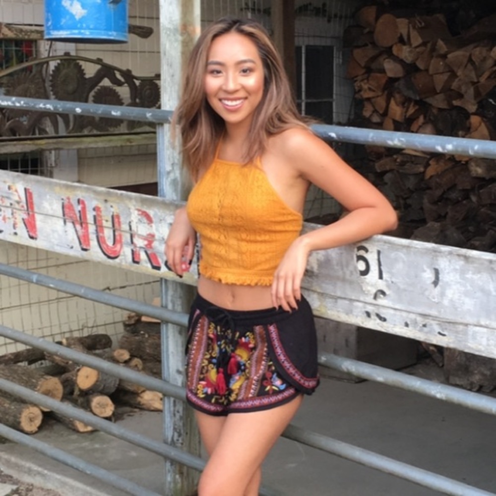 Earthbound trading co boho made in India shorts size small